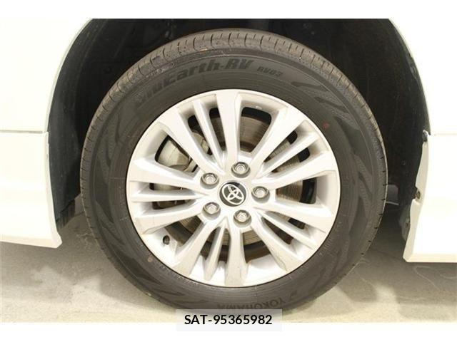 Toyota NOAH HYBRID 2023-03 8485842-24