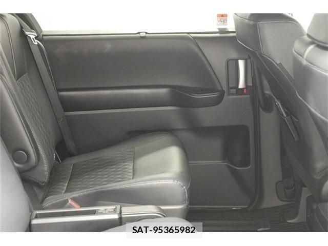 Toyota NOAH HYBRID 2023-03 8485842-29