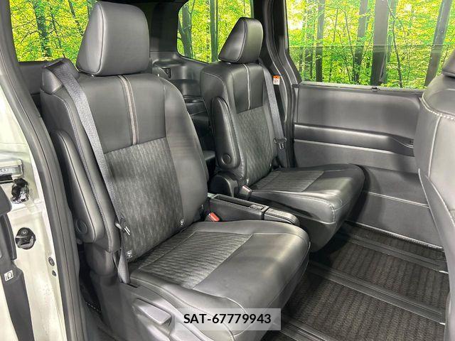 Toyota NOAH HYBRID 2024-08 8628131-12