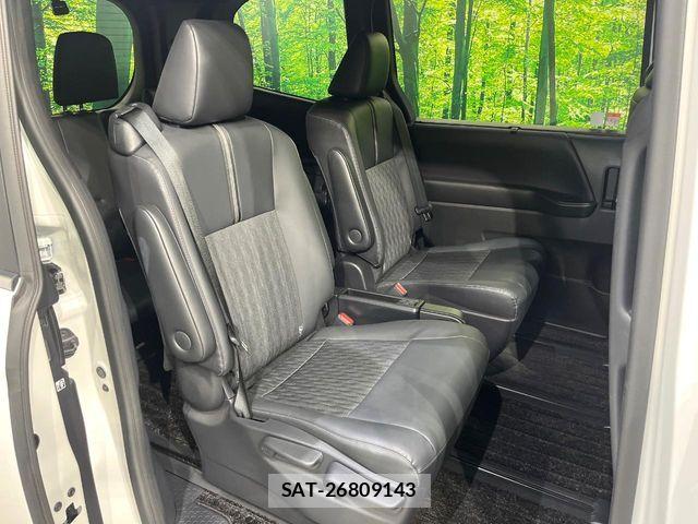 Toyota NOAH HYBRID 2022-08 8686187-9