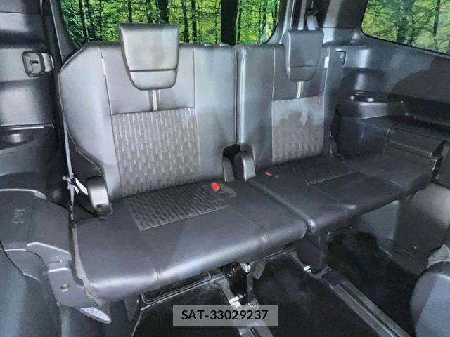 Toyota NOAH HYBRID 2023-09 8830826-11