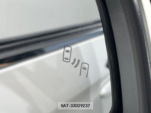 Toyota NOAH HYBRID 2023-09 8830826-4