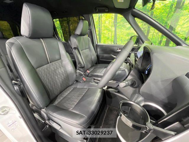 Toyota NOAH HYBRID 2023-09 8830826-8