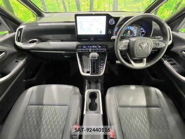 Toyota NOAH HYBRID 2022-03 8830827-1