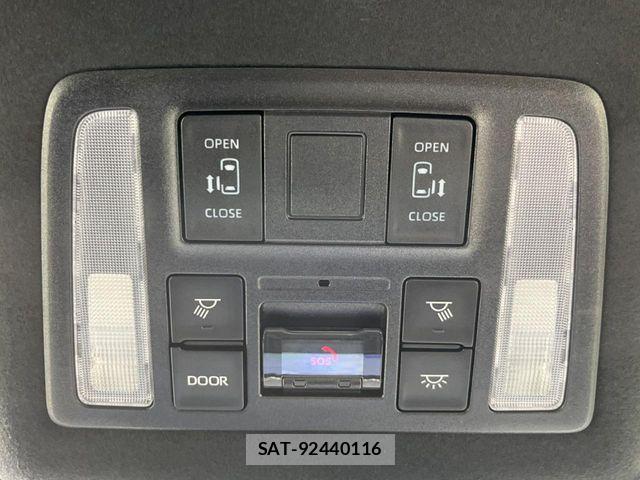 Toyota NOAH HYBRID 2022-03 8830827-4