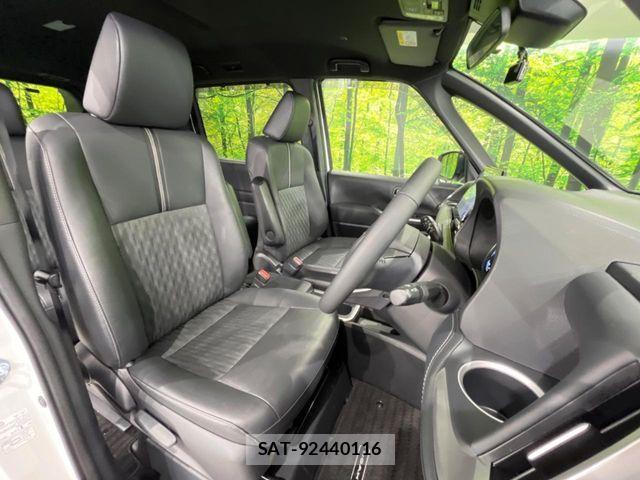 Toyota NOAH HYBRID 2022-03 8830827-7