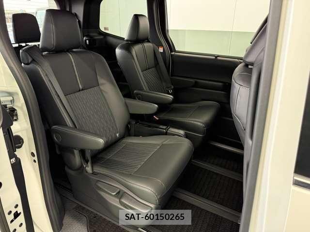 Toyota NOAH HYBRID 2022-03 8850185-10