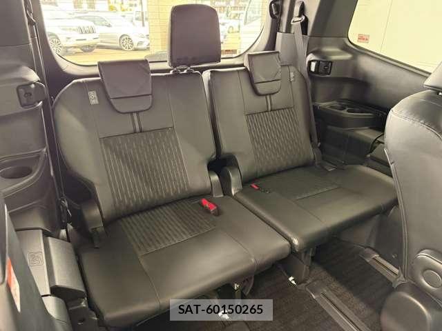 Toyota NOAH HYBRID 2022-03 8850185-12