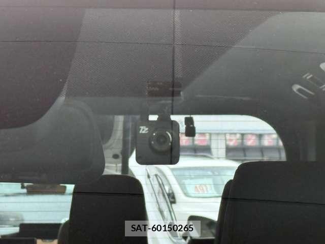 Toyota NOAH HYBRID 2022-03 8850185-25