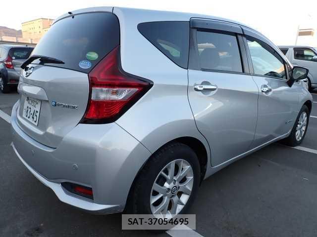 Nissan NOTE 2019-01 696203-1