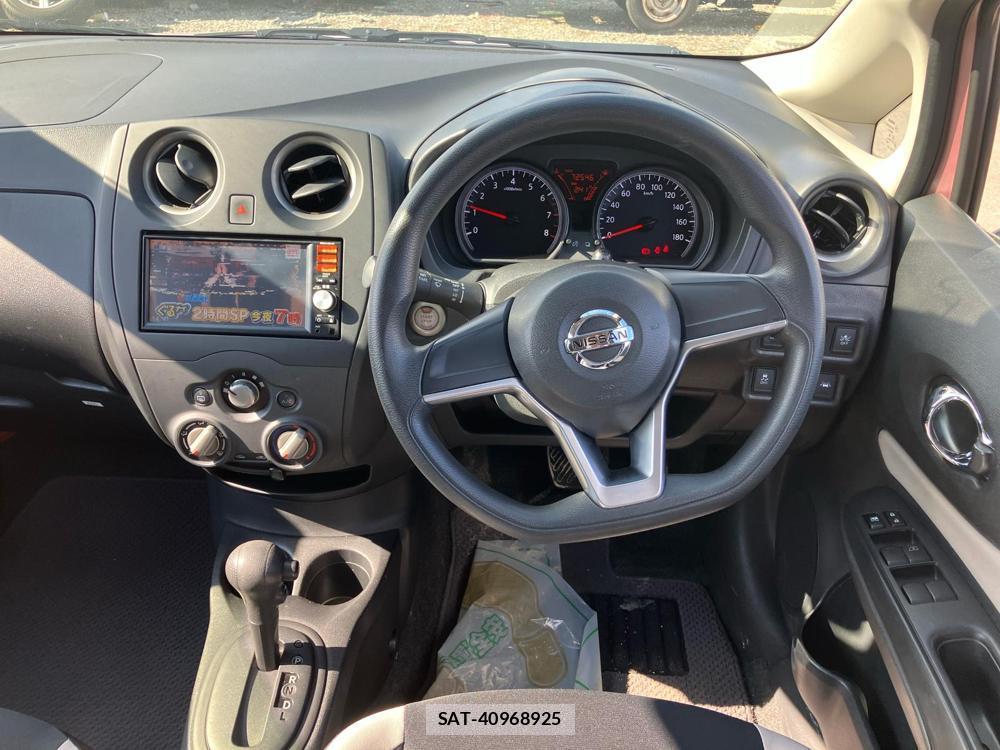 Nissan NOTE 2018-06 824731-15