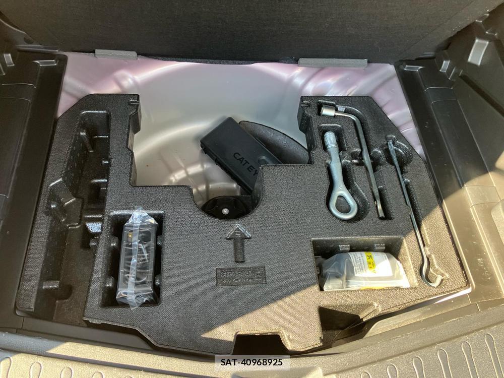 Nissan NOTE 2018-06 824731-26