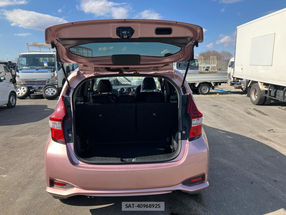 Nissan NOTE 2018-06 824731-28