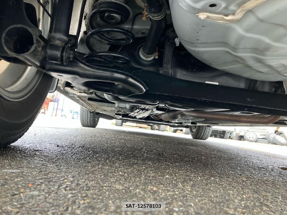 Nissan NOTE 2018-18 837365-39