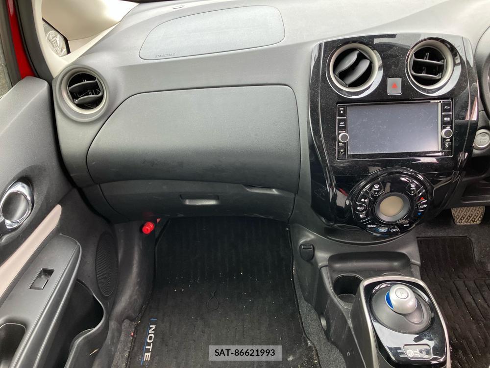 Nissan NOTE 2018-18 829696-17
