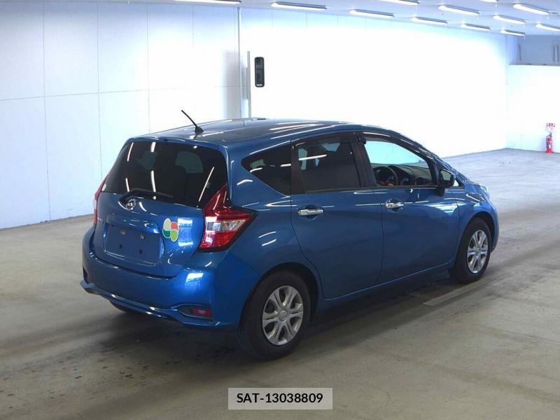 Nissan NOTE 2018-02 824732-1