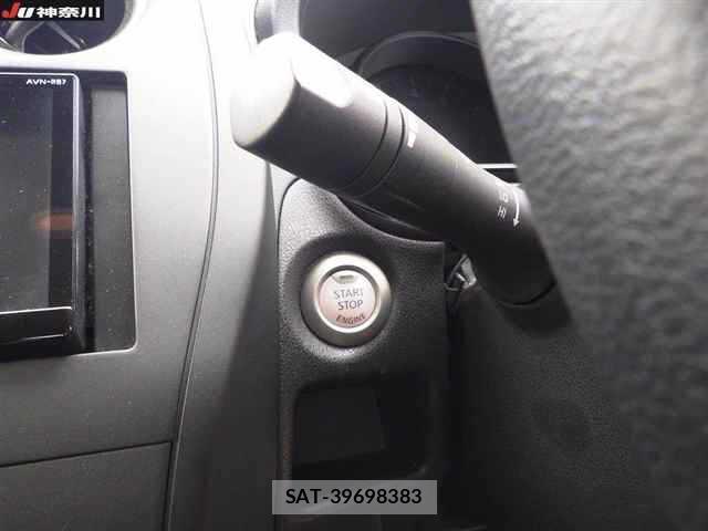 Nissan NOTE 2020-03 1076878-6