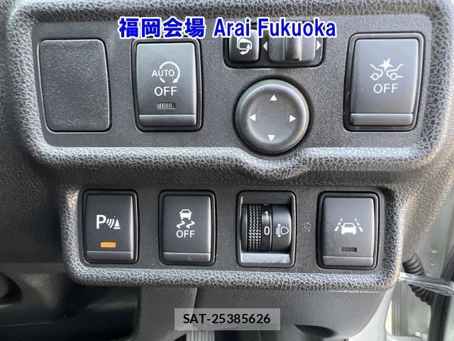 Nissan NOTE 2020-03 1076877-17