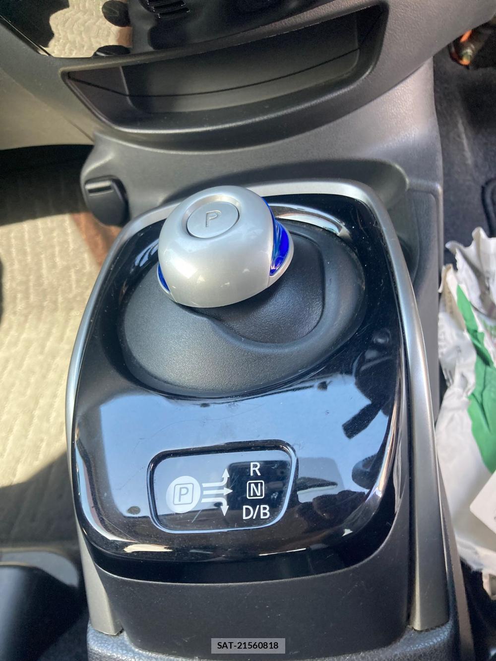Nissan NOTE 2018 1300085-20