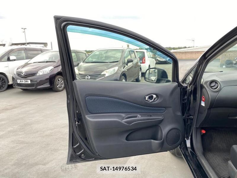 Nissan NOTE 2013 1438296-9