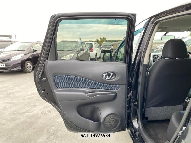 Nissan NOTE 2013 1438296-7