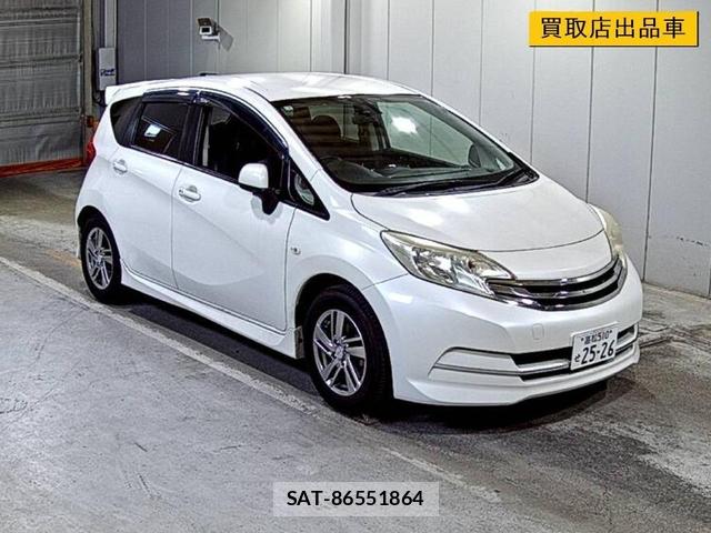 Nissan NOTE 2013-01 7470944-3