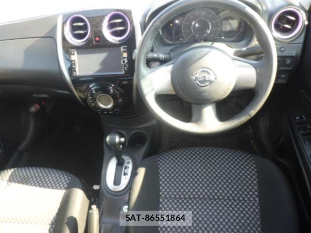 Nissan NOTE 2013-01 7470944-4
