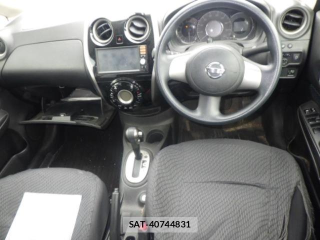 Nissan NOTE 2013-09 7593423-3