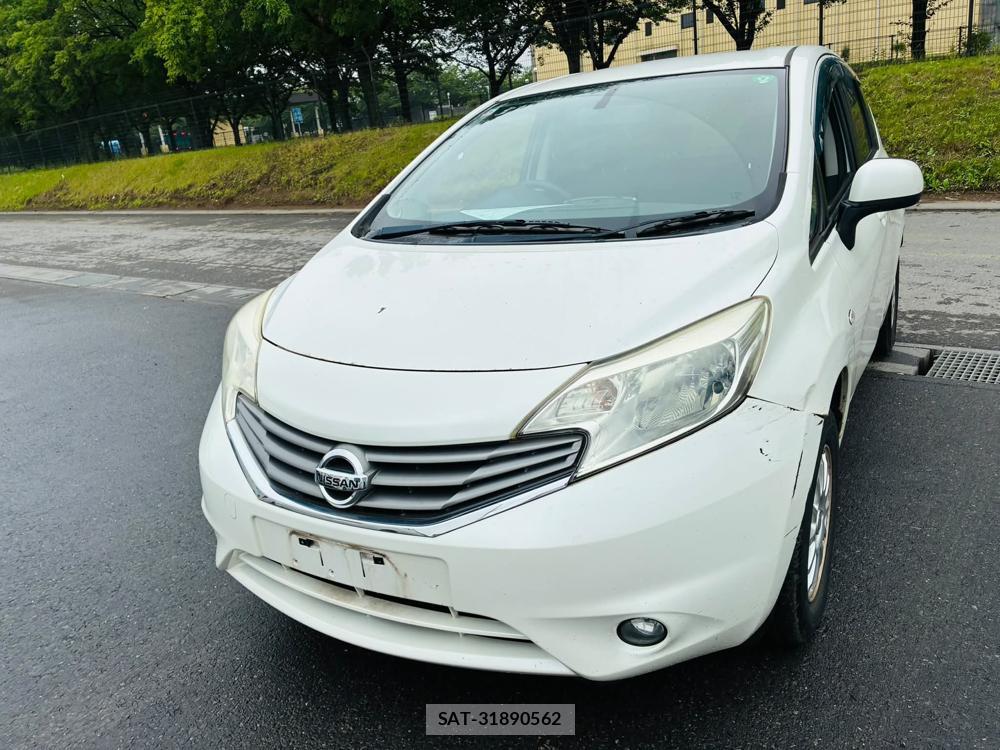 Nissan NOTE 2013-03 7593181-0