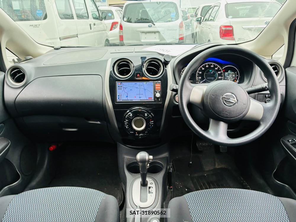 Nissan NOTE 2013-03 7593181-12