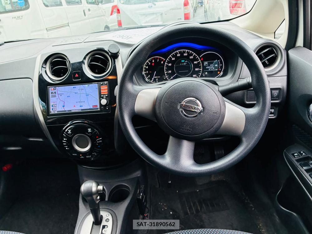 Nissan NOTE 2013-03 7593181-13