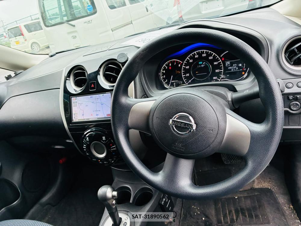 Nissan NOTE 2013-03 7593181-14