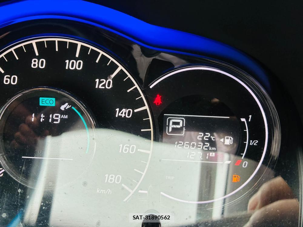 Nissan NOTE 2013-03 7593181-15
