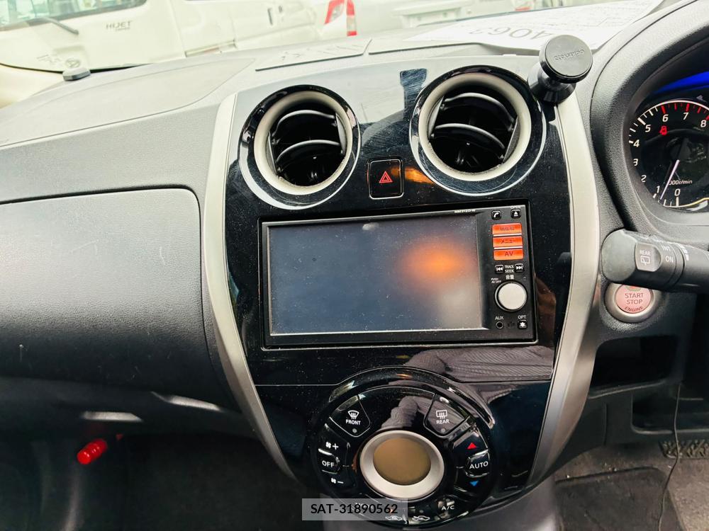 Nissan NOTE 2013-03 7593181-18