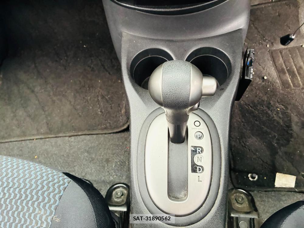 Nissan NOTE 2013-03 7593181-19