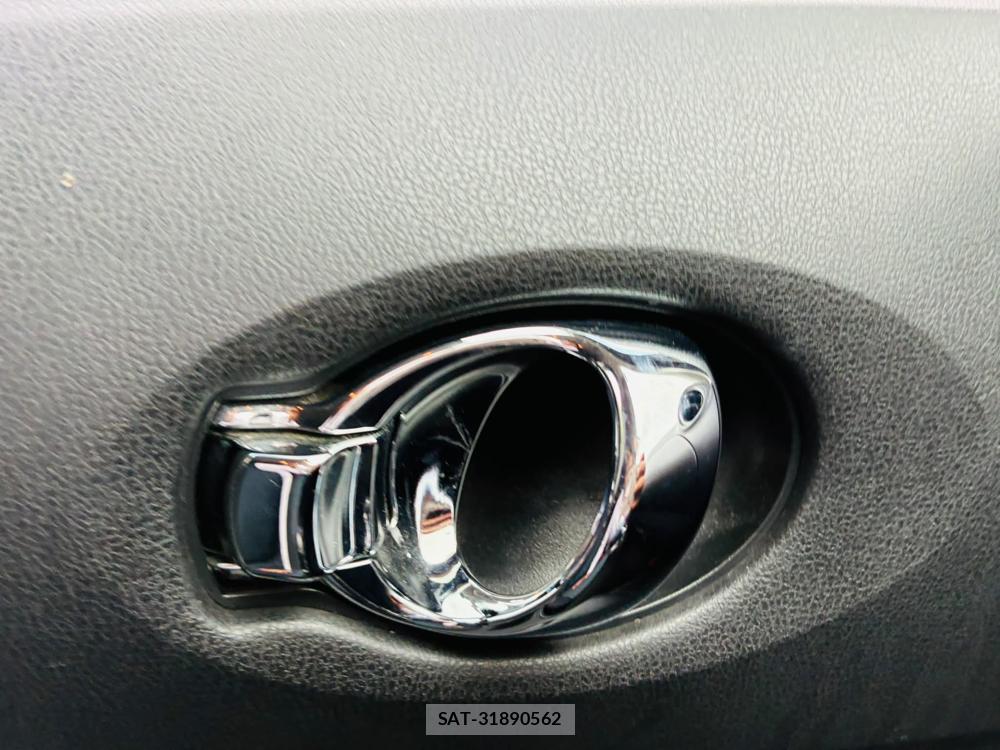 Nissan NOTE 2013-03 7593181-22