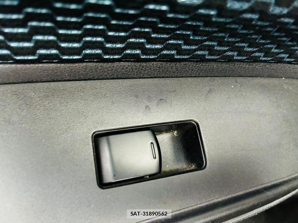 Nissan NOTE 2013-03 7593181-23