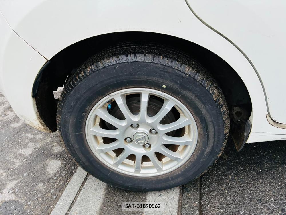 Nissan NOTE 2013-03 7593181-27