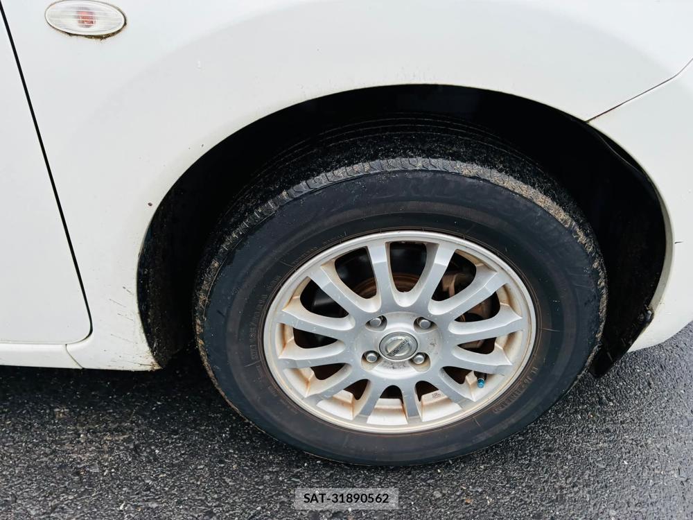 Nissan NOTE 2013-03 7593181-28