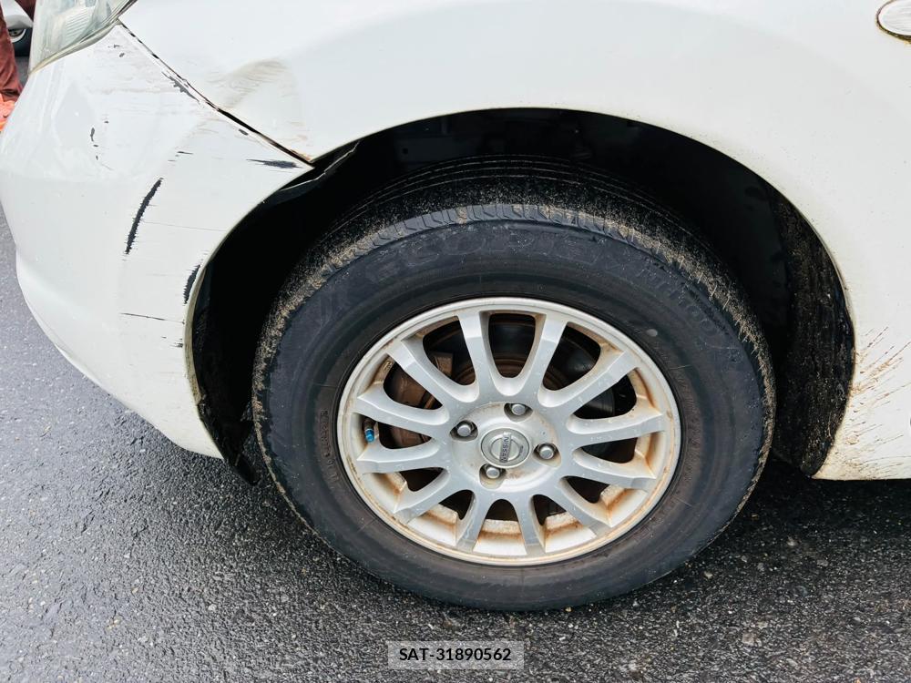 Nissan NOTE 2013-03 7593181-29