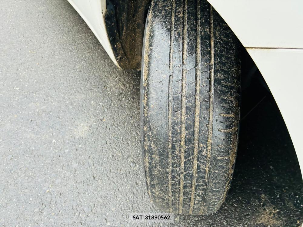 Nissan NOTE 2013-03 7593181-32