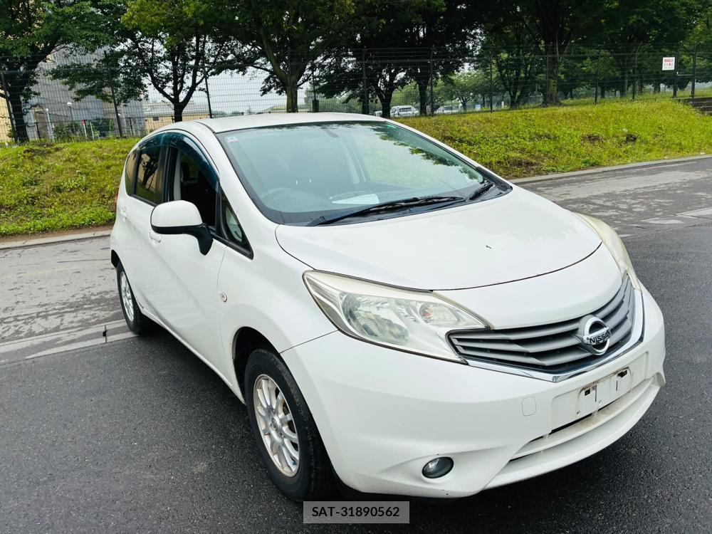 Nissan NOTE 2013-03 7593181-6