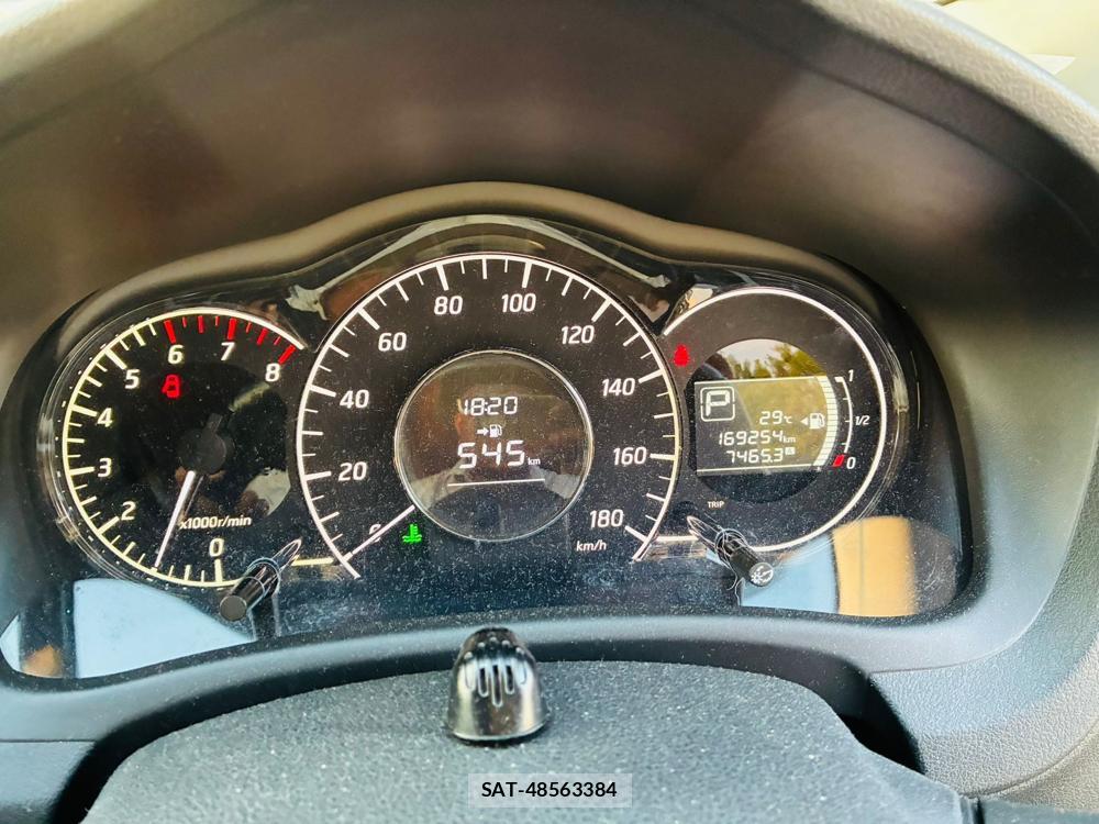 Nissan NOTE 2013-06 7650274-15