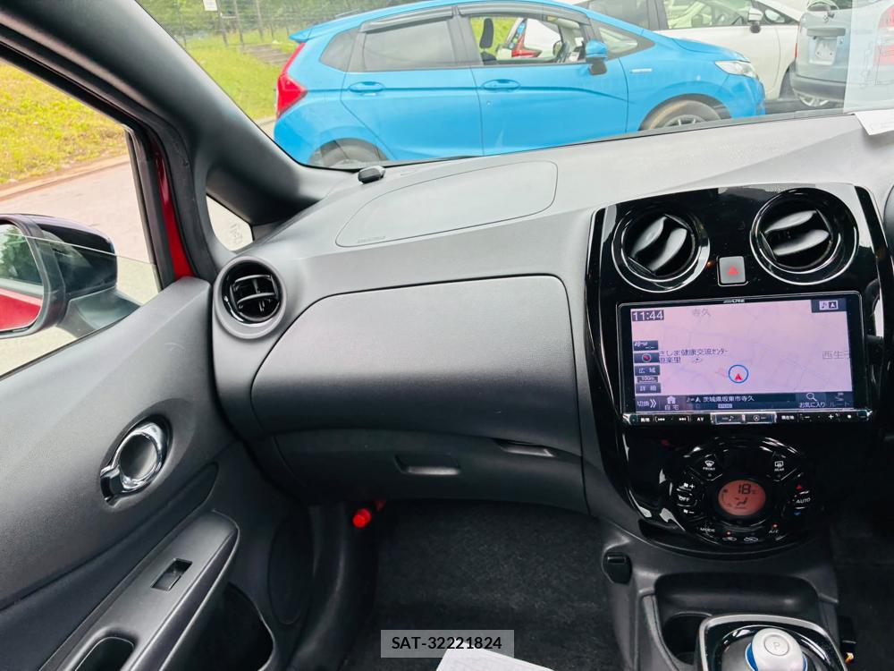 Nissan NOTE 2019-06 7718246-17