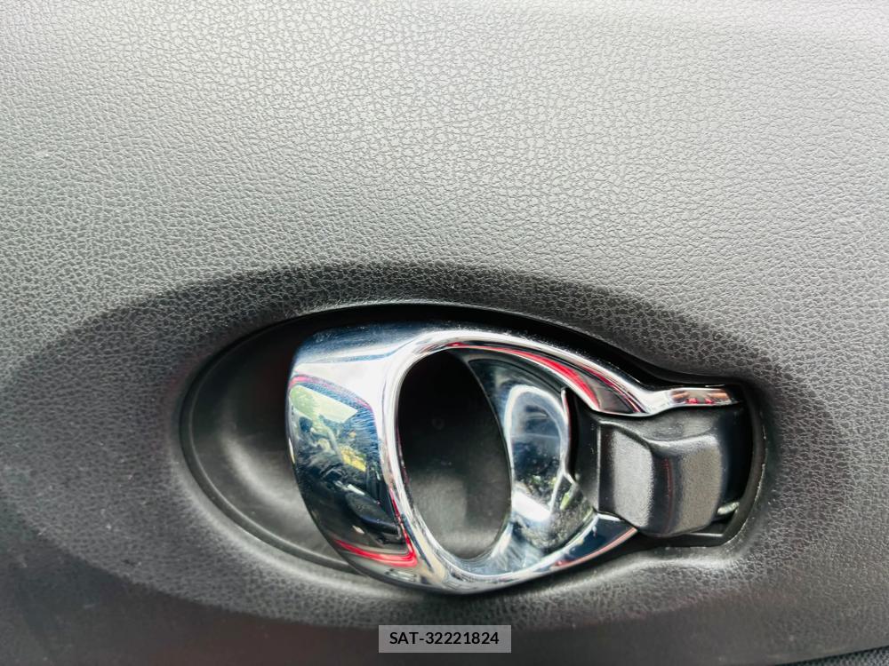 Nissan NOTE 2019-06 7718246-21
