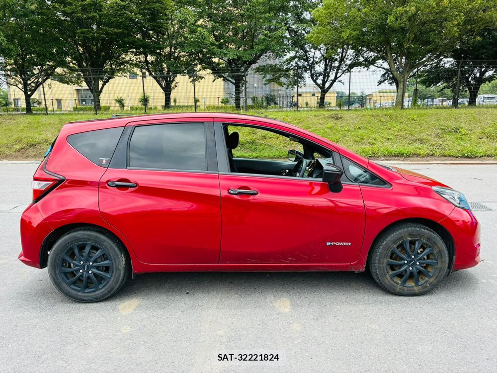 Nissan NOTE 2019-06 7718246-5