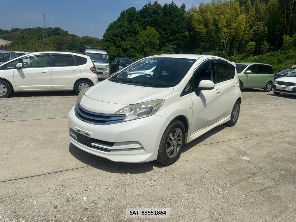 Nissan NOTE 2013-01 7470944-0