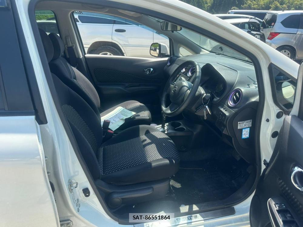 Nissan NOTE 2013-01 7470944-11