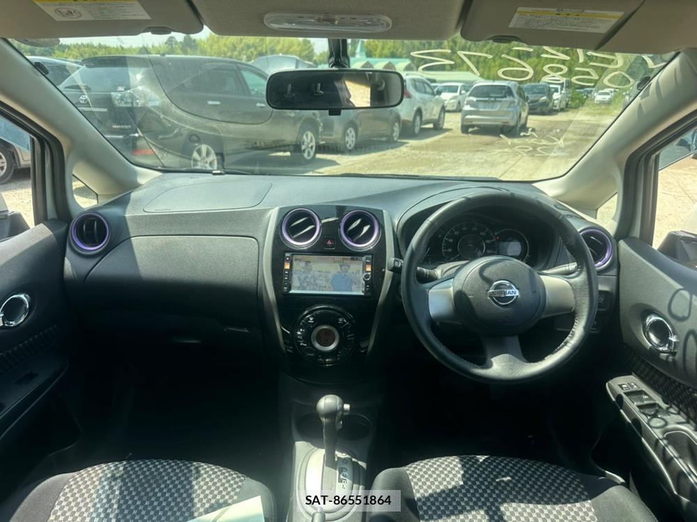 Nissan NOTE 2013-01 7470944-12