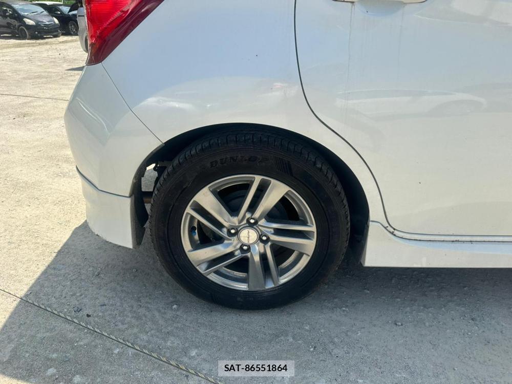 Nissan NOTE 2013-01 7470944-24
